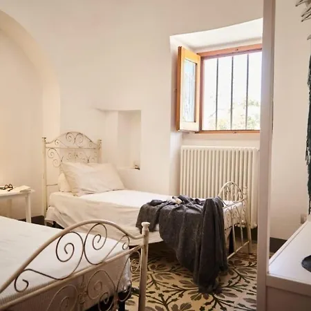 Trullo Dei Fiori Holiday home *